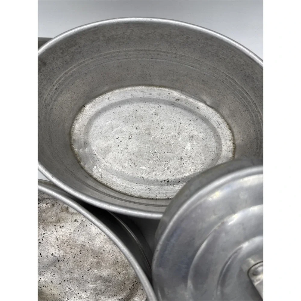 VINTAGE  MINERS LUNCH PAIL W / LID OVAL   802-M